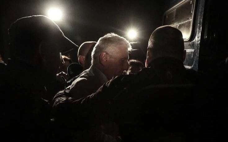 Σοκαρισμένος στο δρόμο για τη φυλακή ο Γιάννος Παπαντωνίου -Σήμερα θα αποφασιστεί σε ποιο σωφρονιστικό ίδρυμα θα κρατηθεί